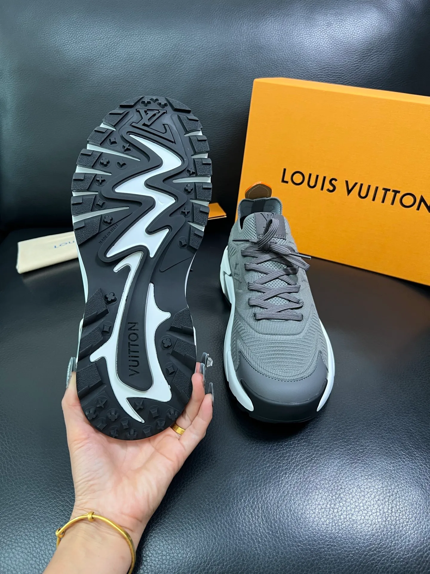 Men's shoes 💰660 Lv top purchasing Louis Vuitton Leather Shoes Counter Synchronization, imported fly woven fabrics from Italy, imported water-dyed cowhide lining, soles: original soles specially provided by the original factory, original factory follow-up orders, high quality, welcome to compare, code number 39-44 (custom-made 45) 85887